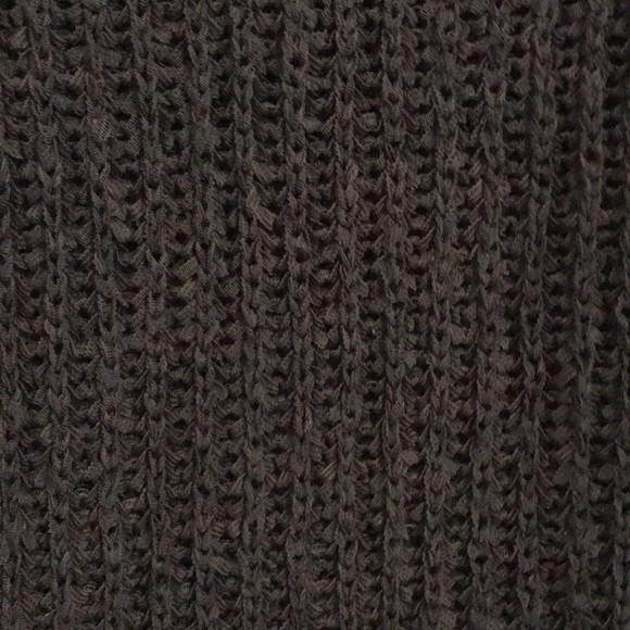 EUC - H&M olive green sweater - Picture 5 of 5